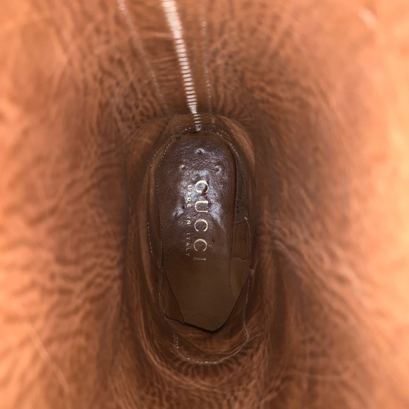 GUCCi BOOTS LIKE NEW - Picture 5 of 8